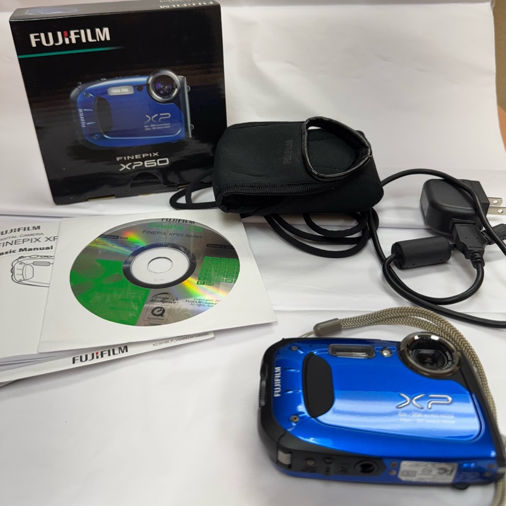 Fuji XP60 compact digital waterproof camera to 20ft, shockproof 5ft